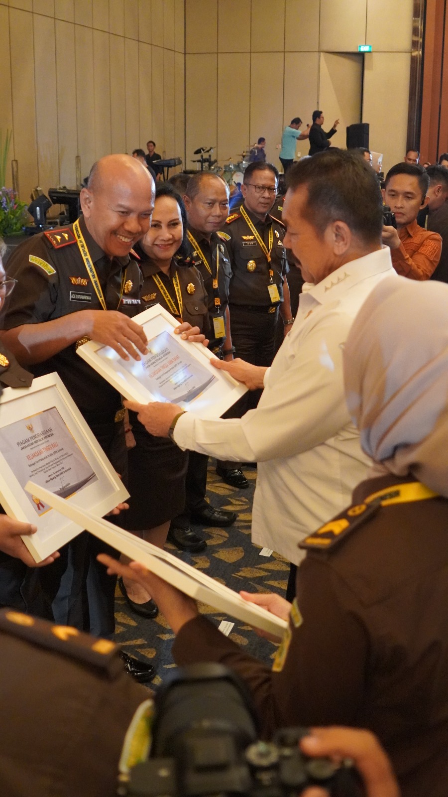 KEJATI JABAR BERHASIL MENDAPATKAN PENGHARGAAN UNIT PELAYANAN PUBLIK (UPP) TERBAIK TAHUN 2023