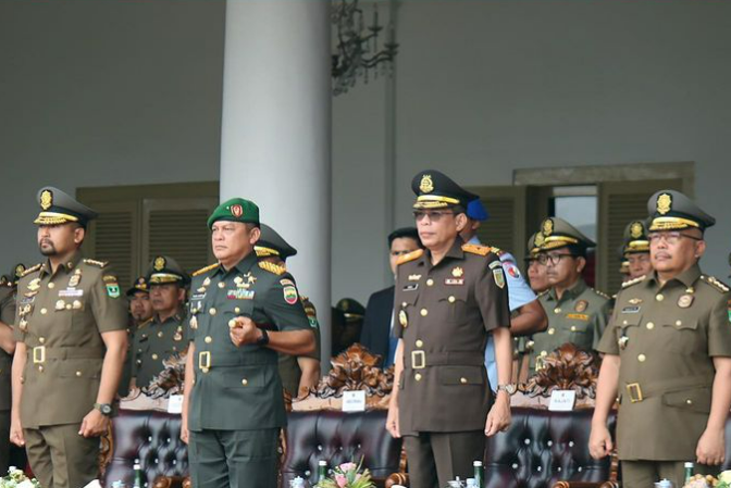 Upacara Gelar Pasukan dalam rangka memperingati HUT ke74 Satpol PP & ke 62 SATLINMAS Tingkat Nasional Tahun 2024