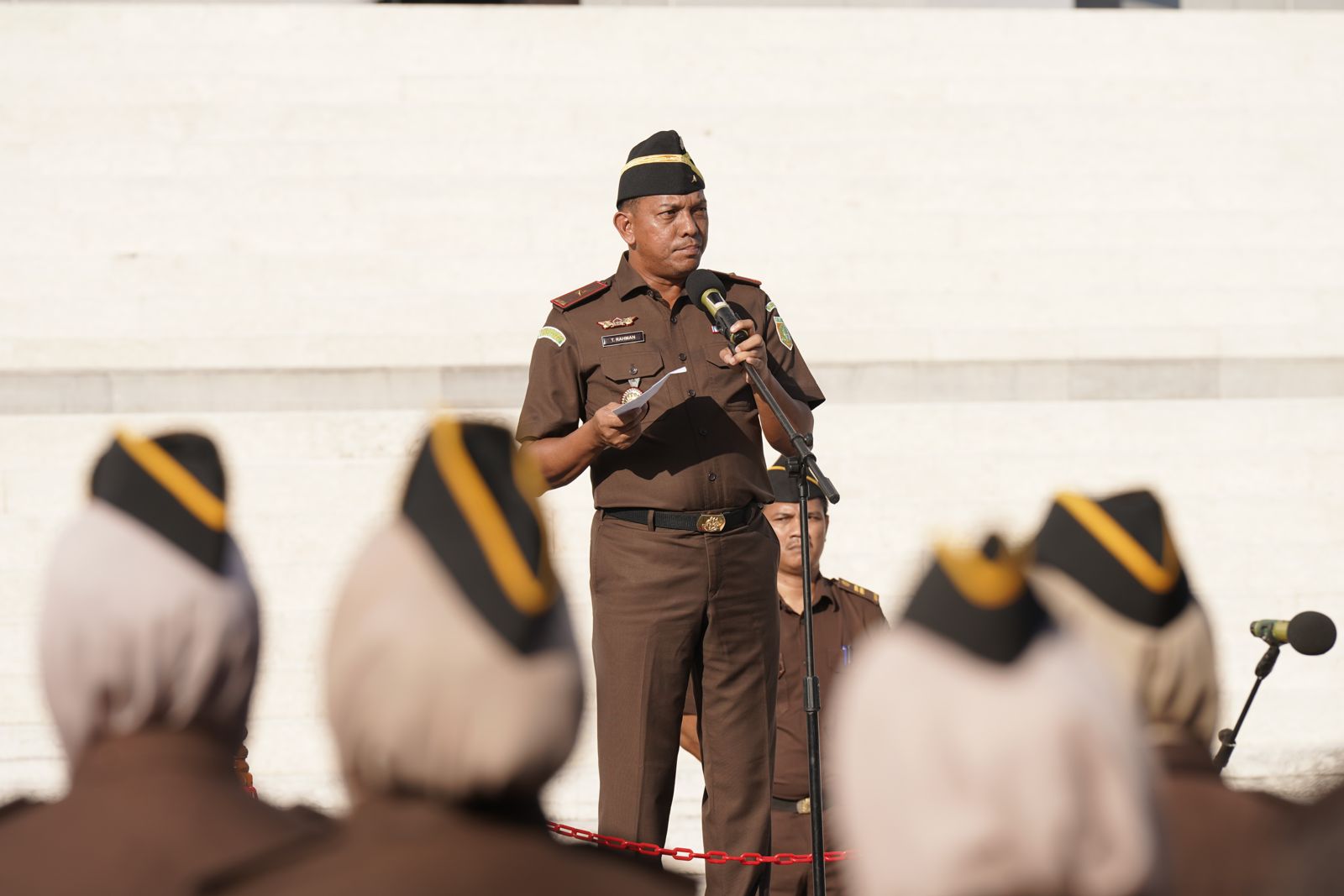 WAKIL KEPALA KEJAKSAAN TINGGI SULAWESI SELATAN  MEMIMPIN APEL PAGI