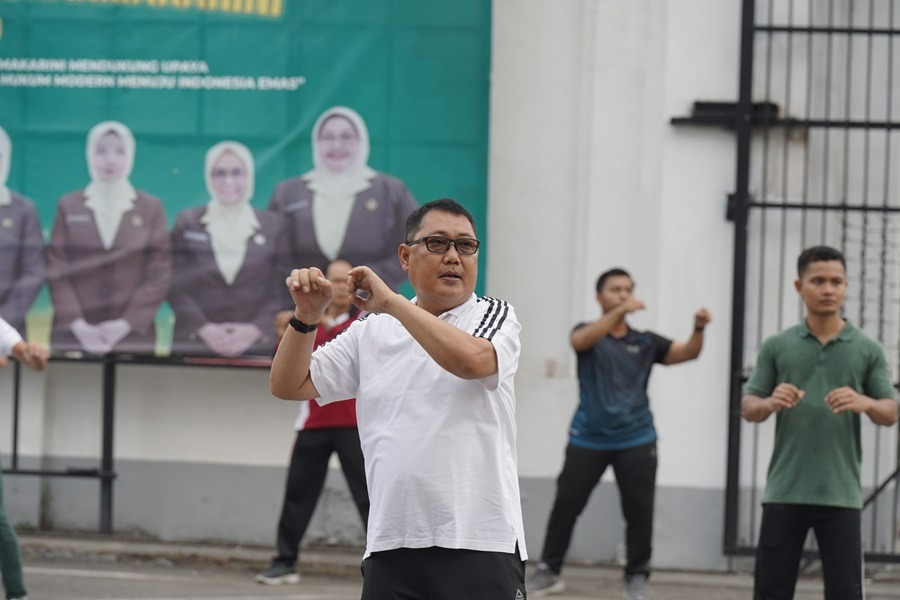 ASINTEL KEJATI SULSEL IKUT SENAM PAGI, UPAYA MENJAGA KESEHATAN DAN KEBUGARAN PEGAWAI