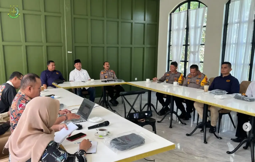 RAPAT PENANGANAN KONFLIK SOSIAL DI WILAYAH PROVINSI SULAWESI TENGAH