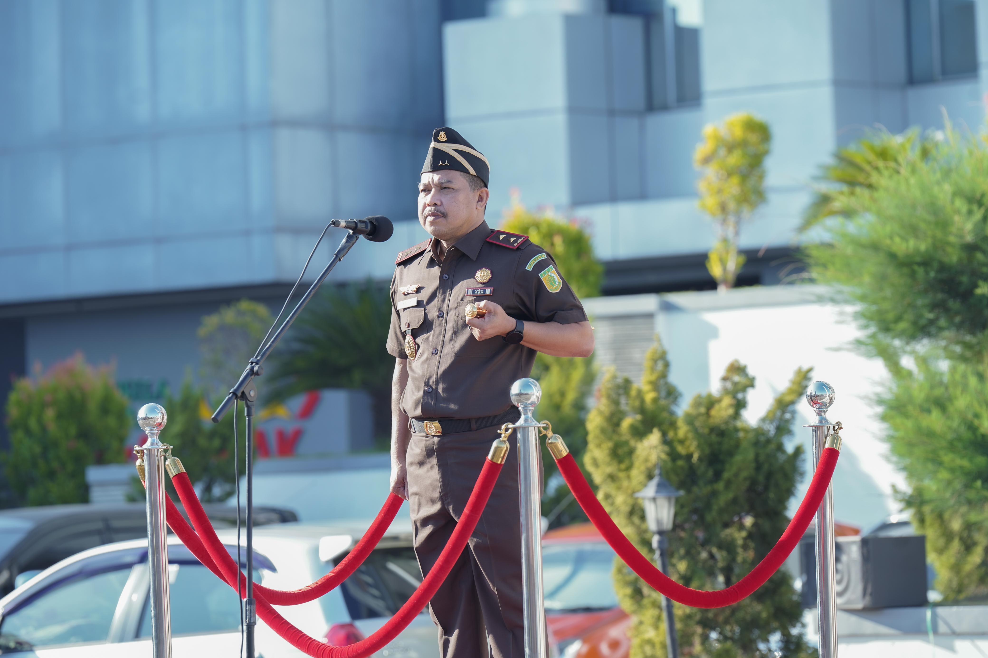 PIMPIN APEL PAGI, KAJATI SULSEL MOTIVASI PEGAWAI JADI SOSOK YANG  LUAR BIASA