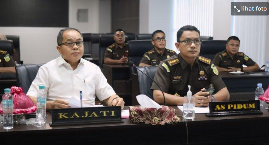 TERAPKAN RESTORATIVE JUSTICE KEJATI SULTENG HENTIKAN PENUNTUTAN DUA KASUS