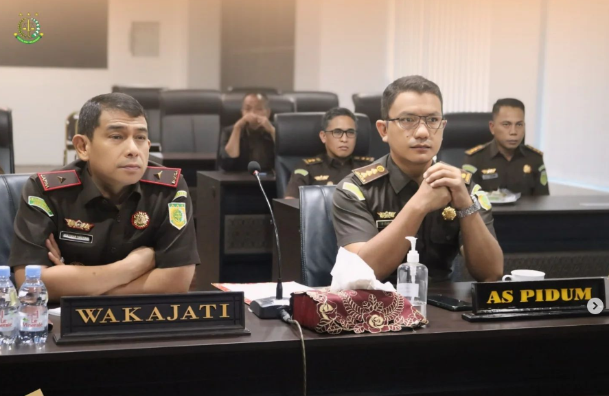 WAKAJATI SULTENG DIDAMPINGI ASPIDUM MENGIKUTI VICON PENGARAHAN JAMPIDUM KEJAKSAAN RI