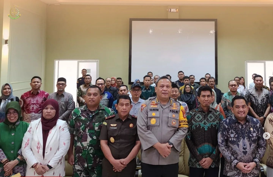 WAKAJATI SULTENG MENGIKUTI RAPAT KERJA BERSAMA KETUA KOMISI II DPR RI