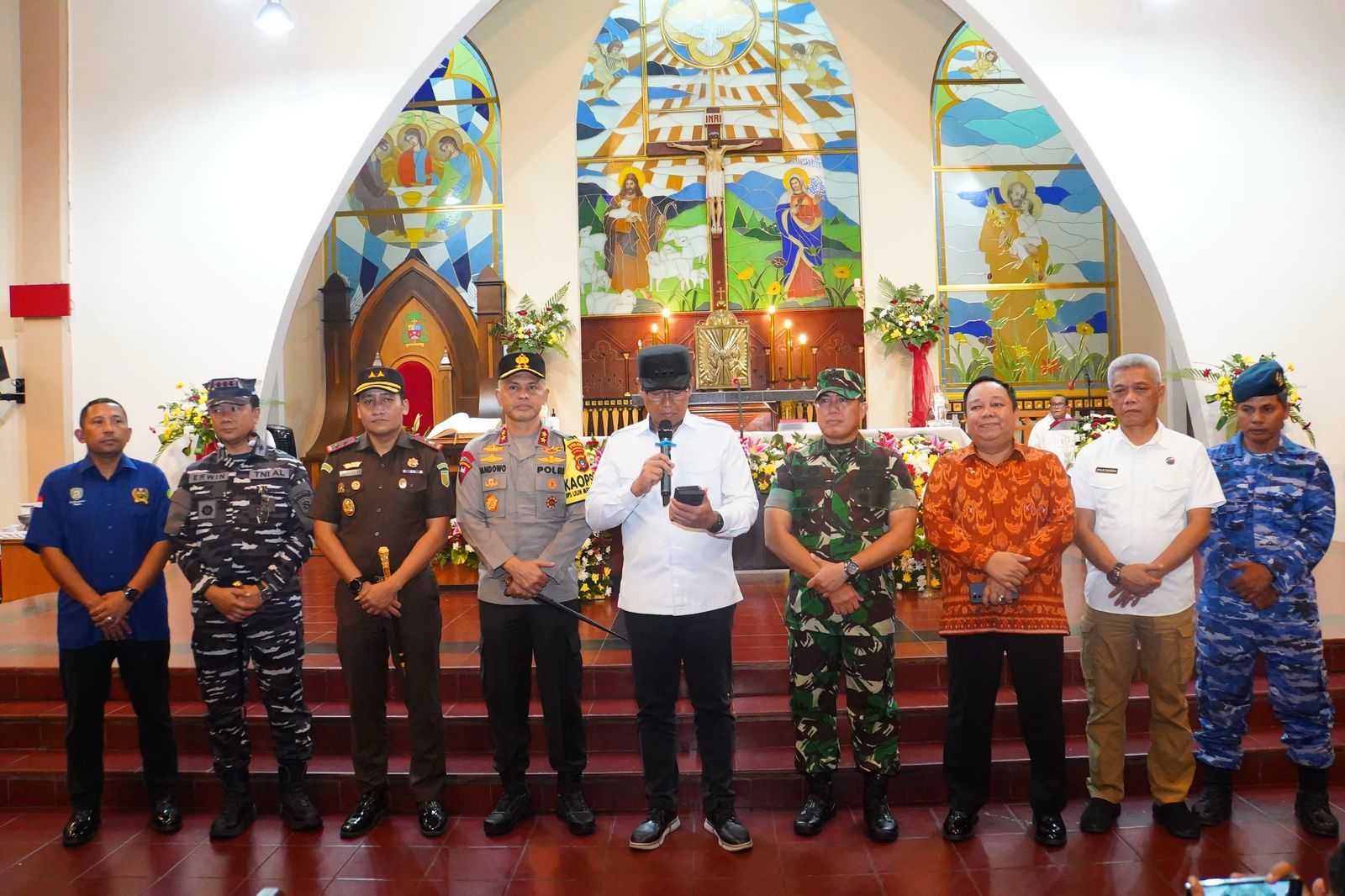 Kajati Babel Bersama Forkopimda Tinjau Pelaksanaan Ibadah Malam Natal 2024, Pastikan Berjalan Lancar dan Aman