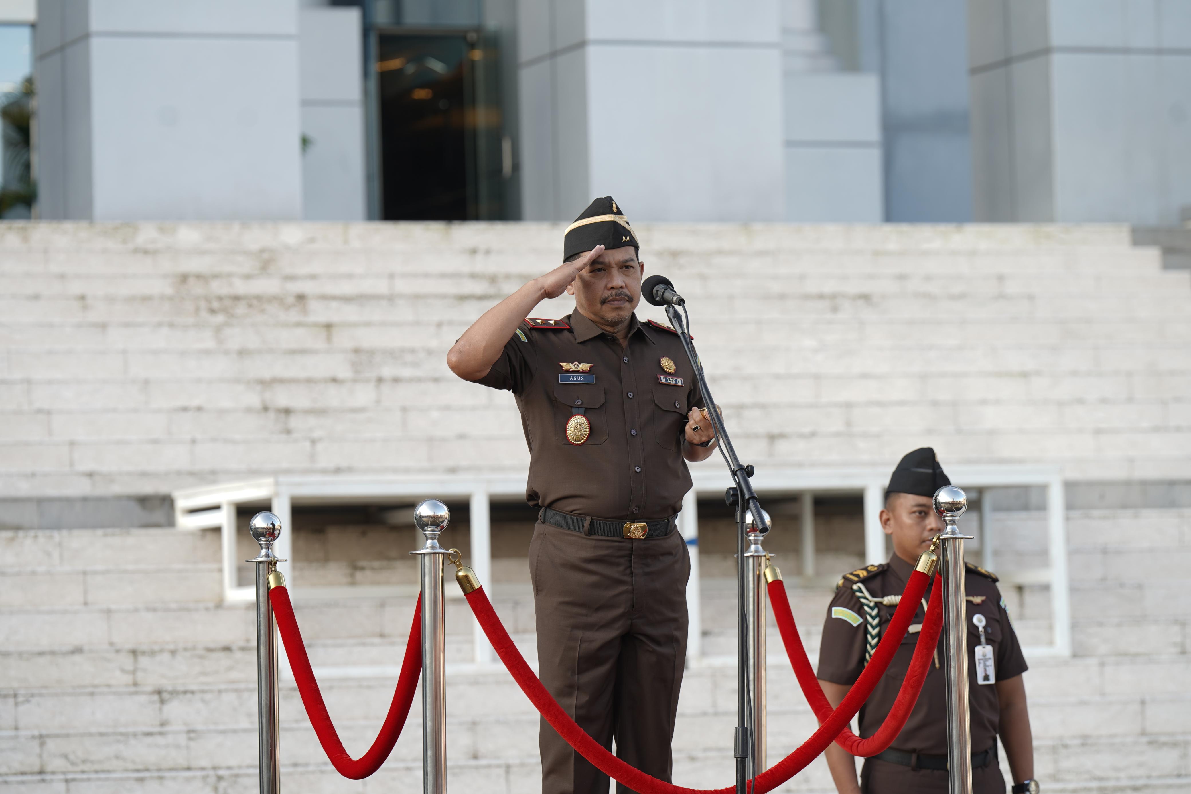 Apel Pertama di Tahun 2025, Kajati Sulsel Agus Salim Minta Jajarannya Lebih Disiplin dan Bertanggung Jawab