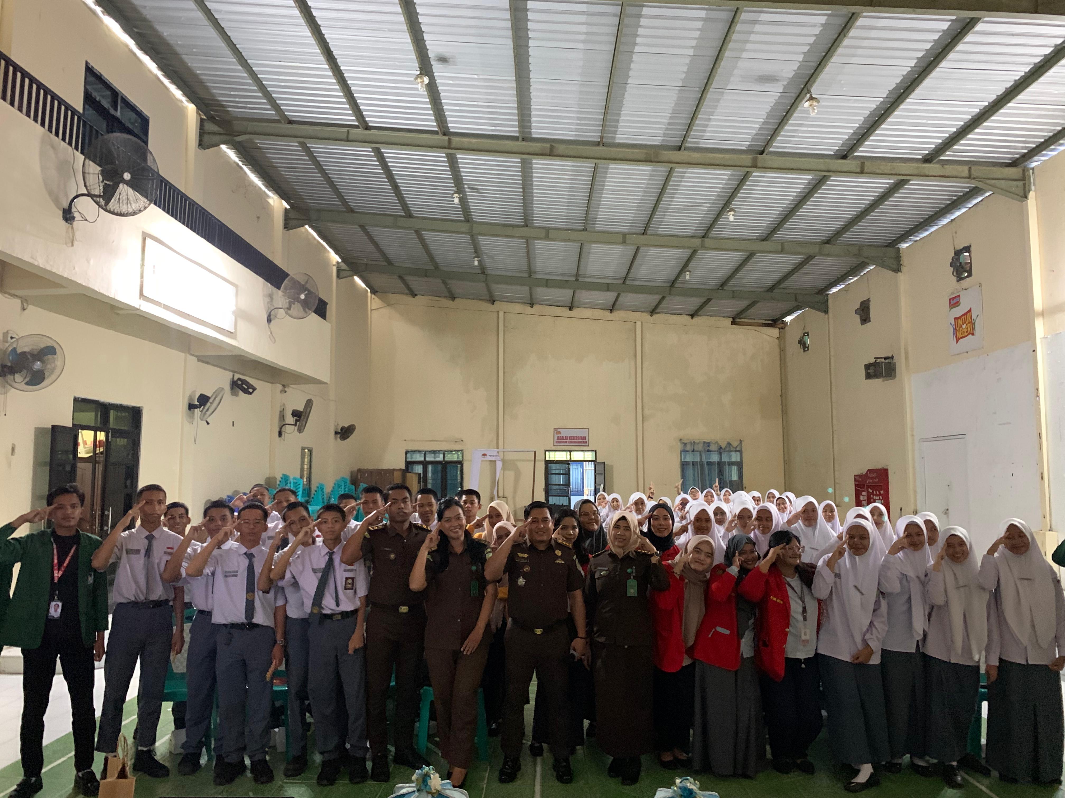 Jaksa Masuk Sekolah di SMAN 1 Maros, Kasi Penkum Kejati Sulsel Ajak Siswa Bijak Bermedia Sosial